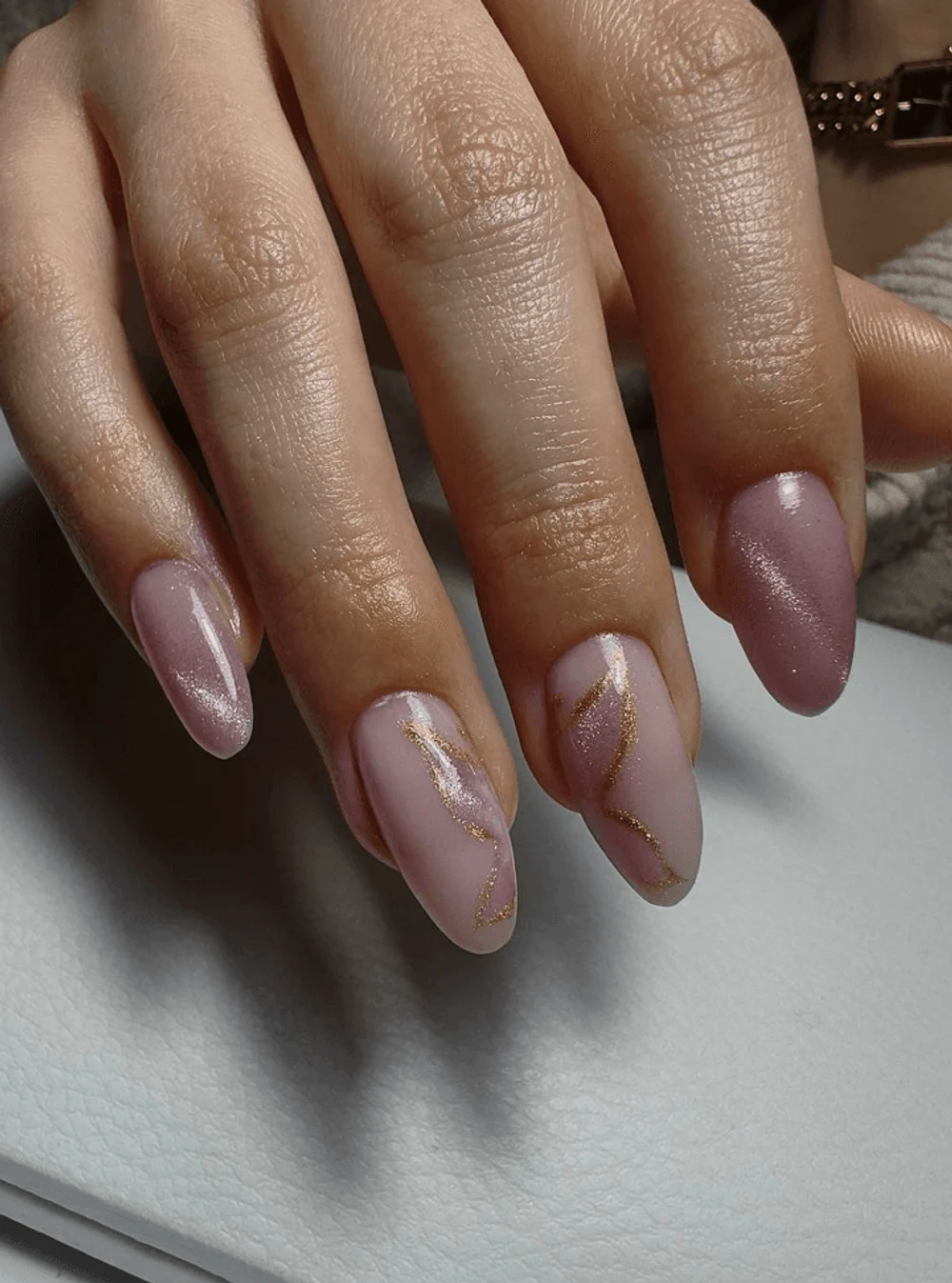 Мастер маникюра