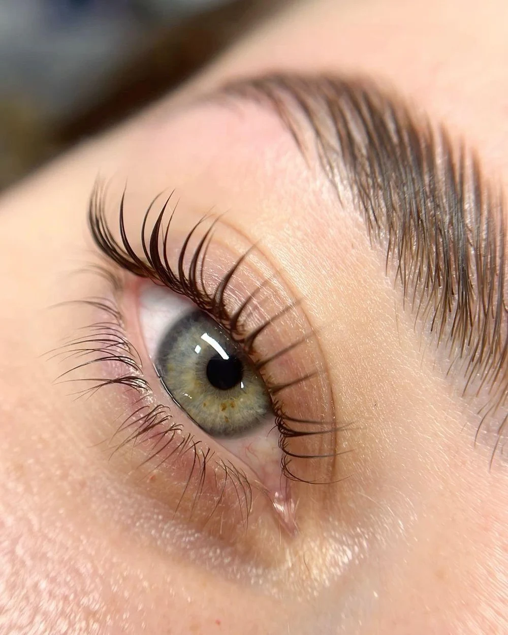 Мастер по бровям и ресницам