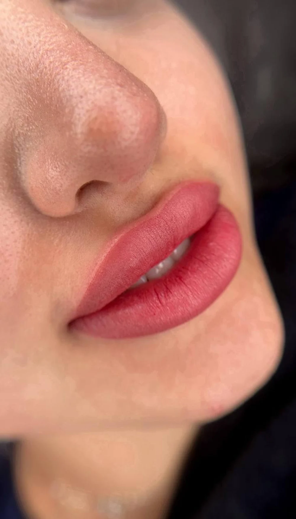 Мастер перманентного макияжа