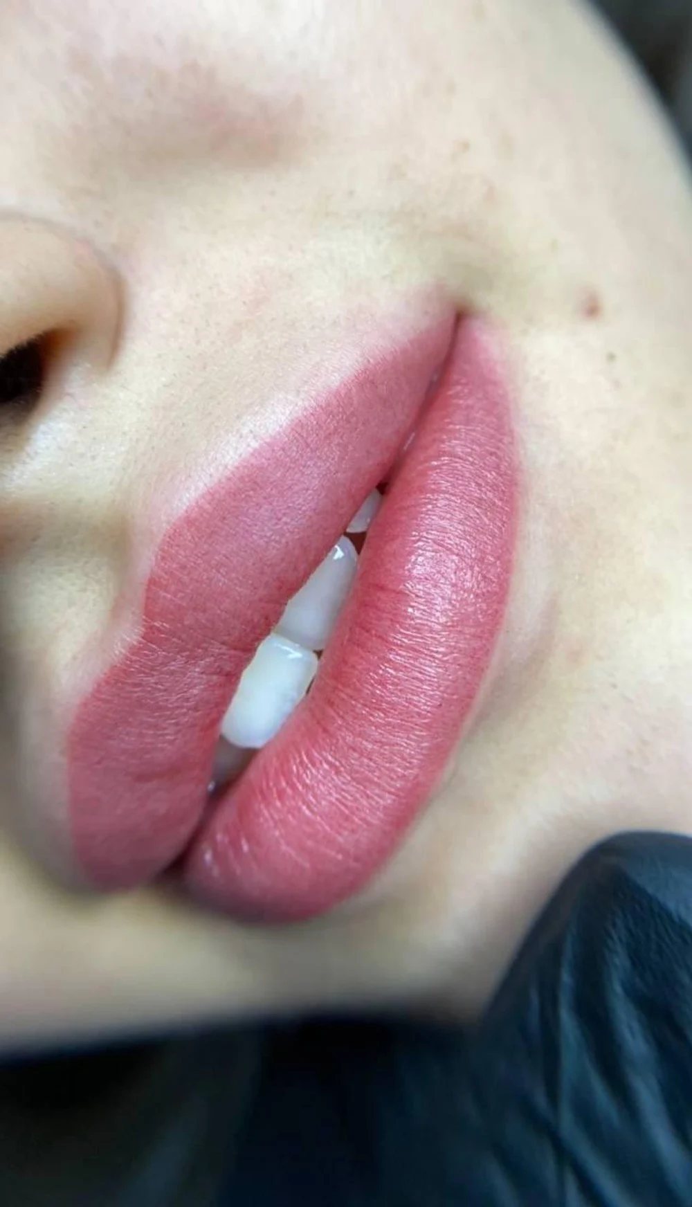 Мастер перманентного макияжа